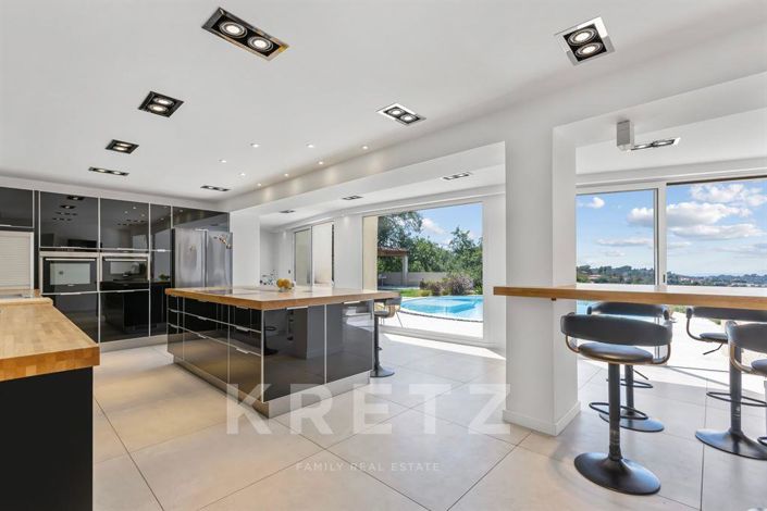 Image No.10-5 Bed House for sale