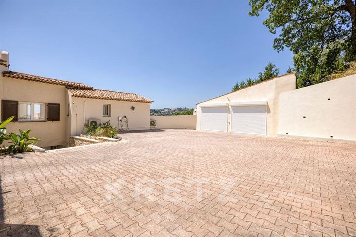 Image No.20-5 Bed House for sale