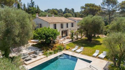 5 Bed House for sale