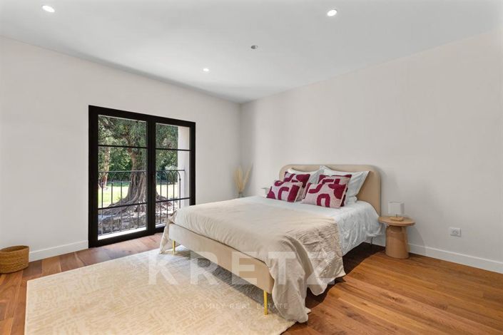 Image No.12-5 Bed House for sale