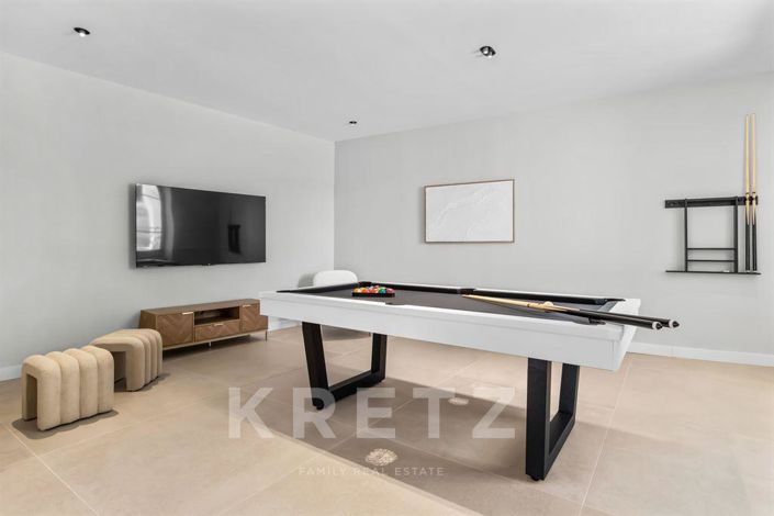 Image No.16-5 Bed House for sale