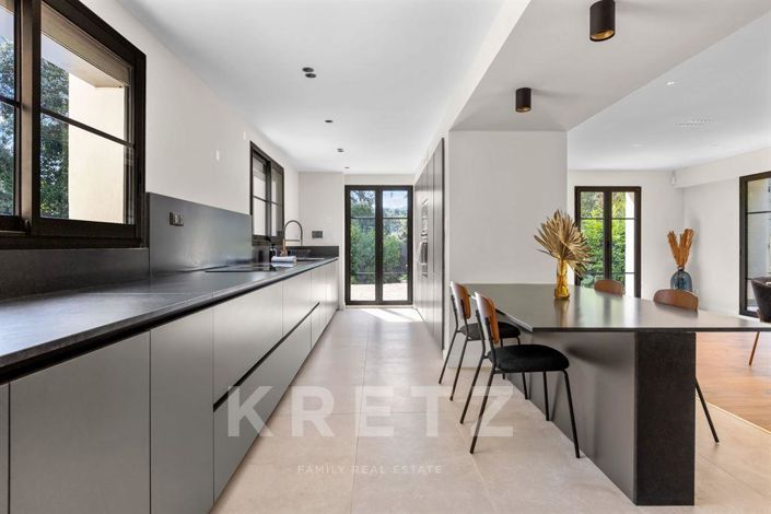 Image No.17-5 Bed House for sale