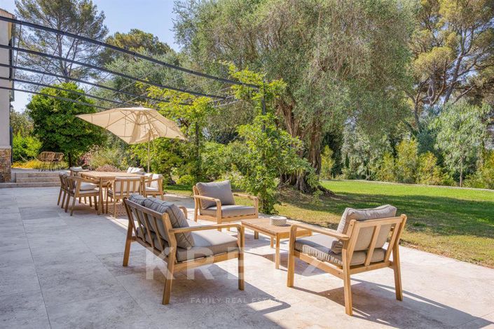 Image No.18-5 Bed House for sale