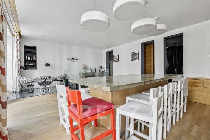 Image No.12-6 Bed Apartment for sale