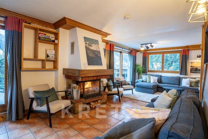 Image No.3-8 Bed House for sale