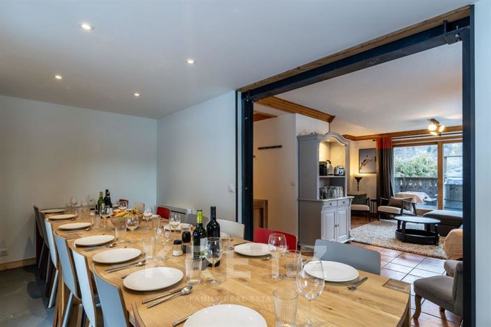 Image No.4-8 Bed House for sale