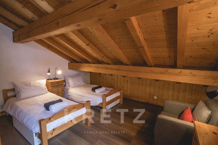 Image No.8-8 Bed House for sale