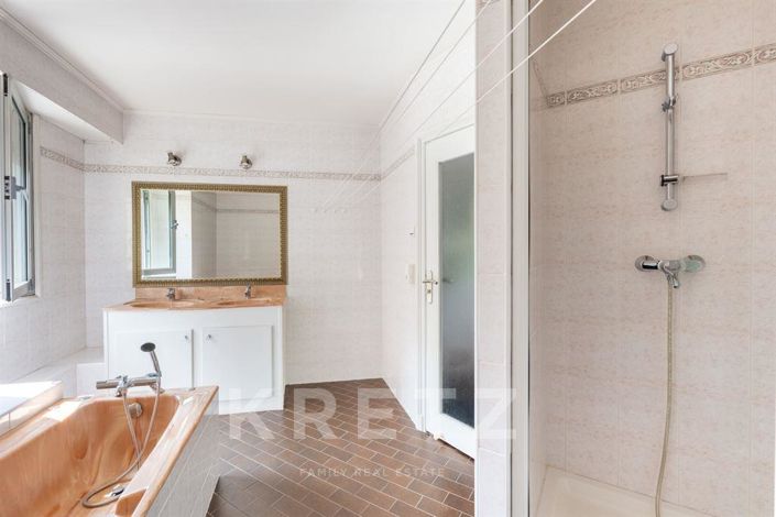 Image No.16-5 Bed House for sale