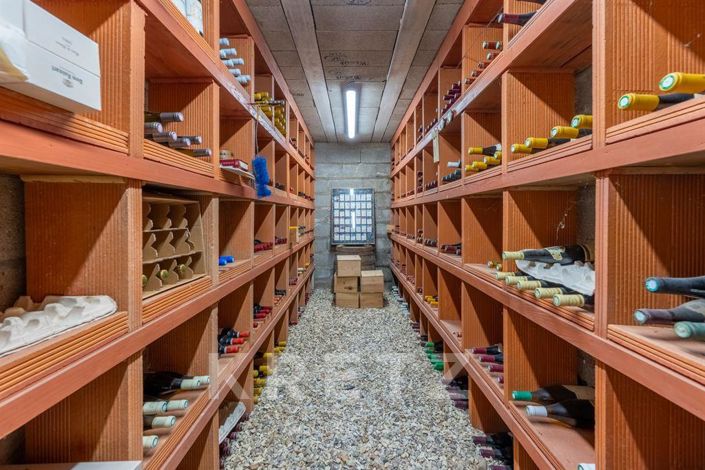 Image No.19-5 Bed House for sale