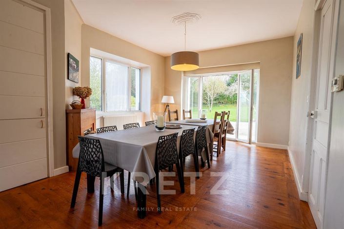 Image No.4-6 Bed House for sale