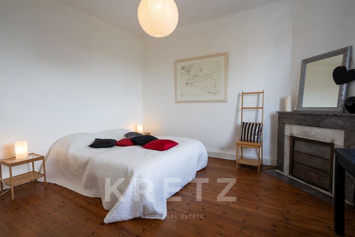 Image No.9-6 Bed House for sale