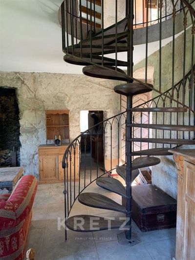 Image No.5-5 Bed House for sale