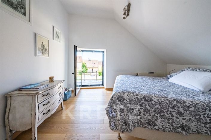 Image No.10-6 Bed House for sale