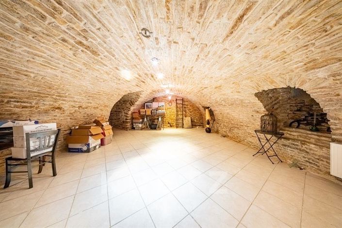 Image No.16-6 Bed House for sale