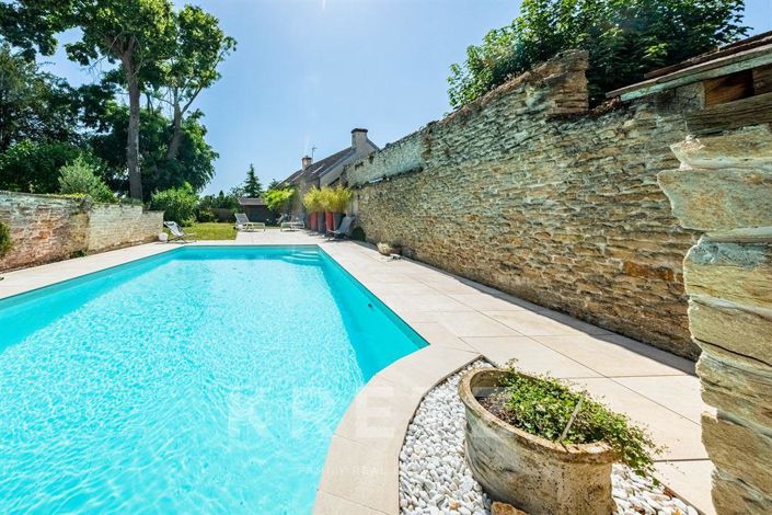 Image No.17-6 Bed House for sale