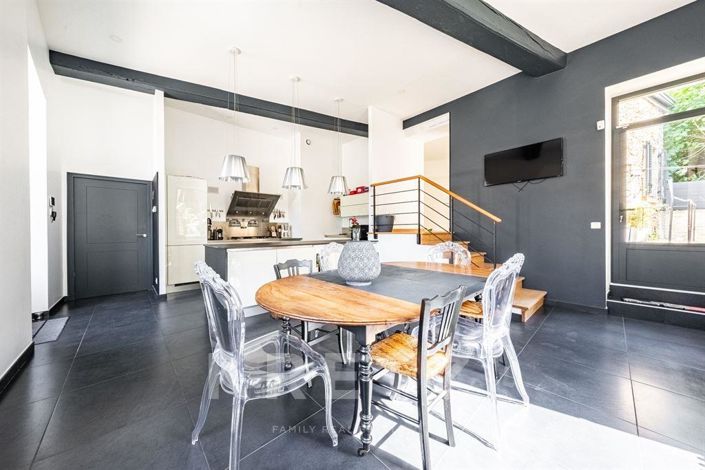 Image No.6-6 Bed House for sale