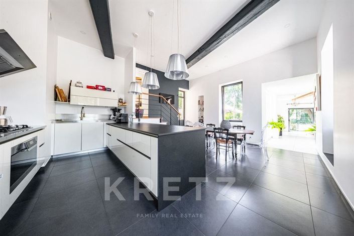 Image No.7-6 Bed House for sale