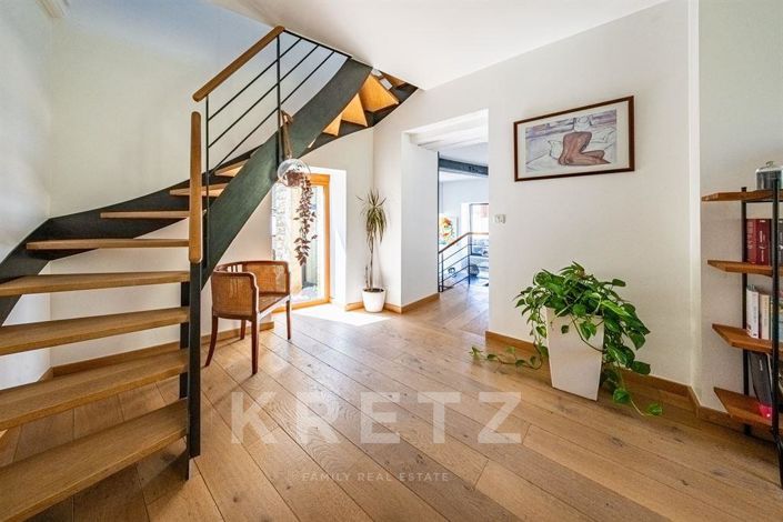 Image No.9-6 Bed House for sale