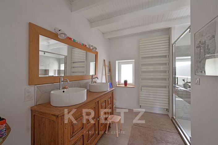 Image No.12-5 Bed House for sale