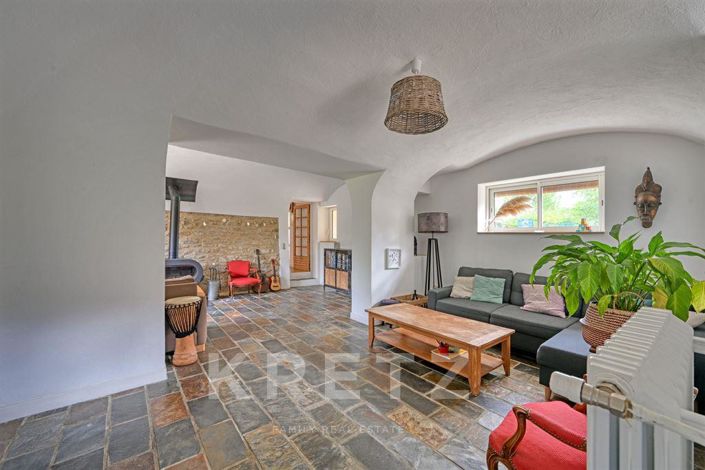 Image No.3-5 Bed House for sale