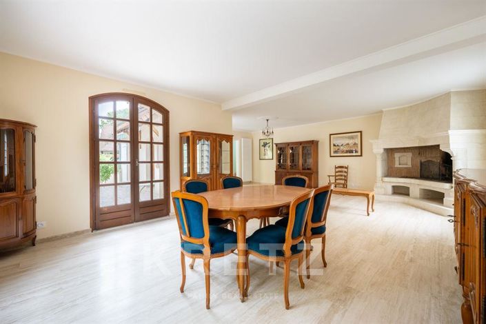 Image No.10-5 Bed House for sale