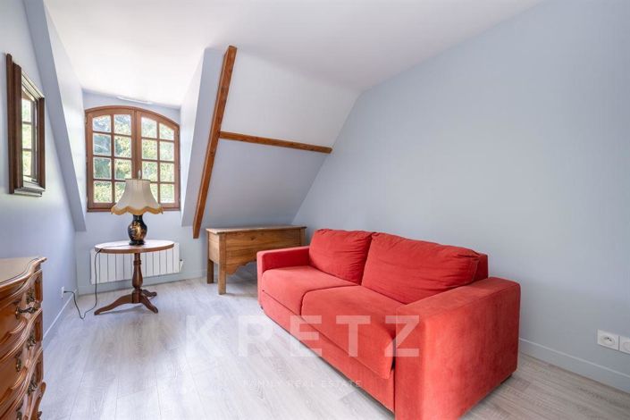 Image No.11-5 Bed House for sale