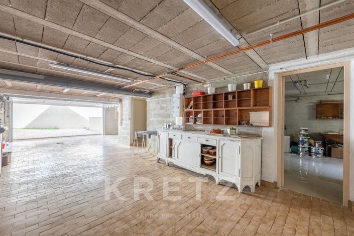 Image No.17-5 Bed House for sale