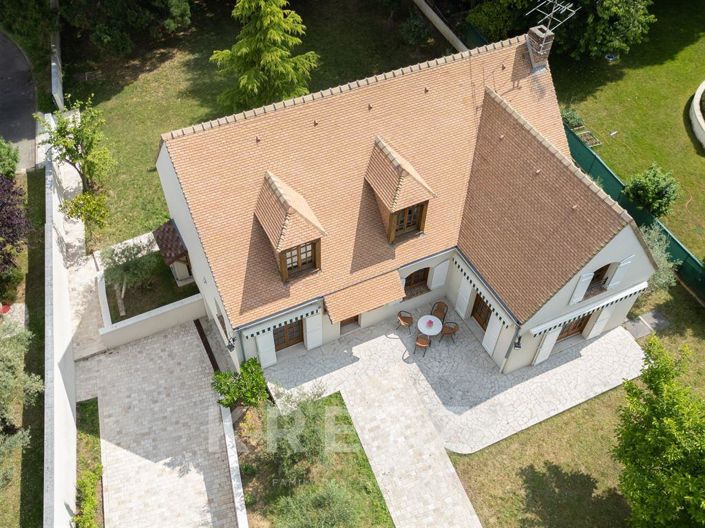 Image No.19-5 Bed House for sale