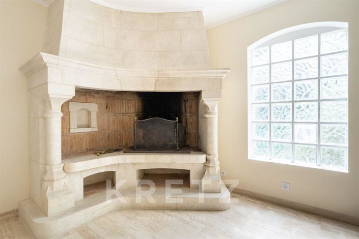 Image No.6-5 Bed House for sale