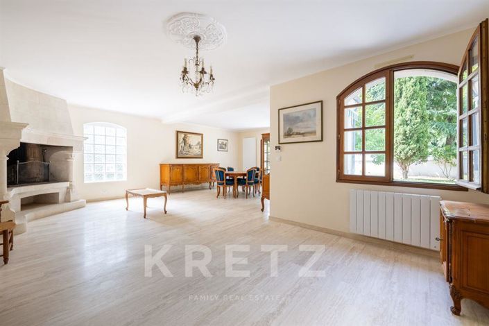 Image No.7-5 Bed House for sale