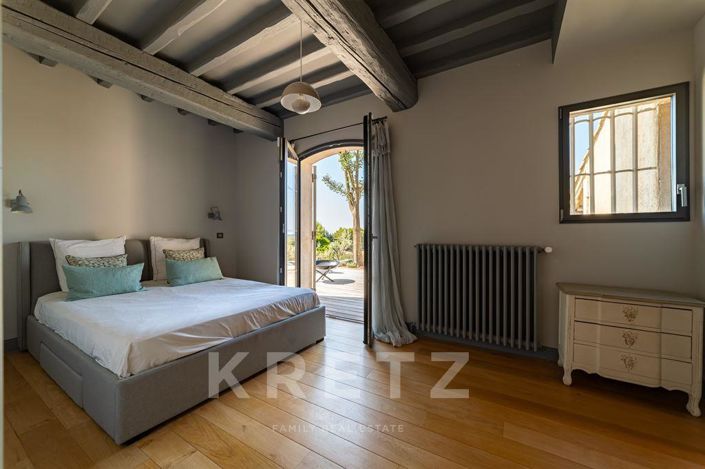 Image No.15-7 Bed House for sale