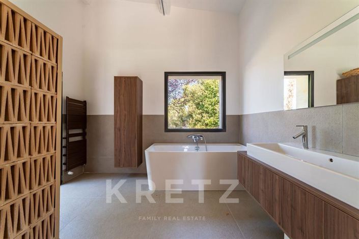 Image No.17-7 Bed House for sale