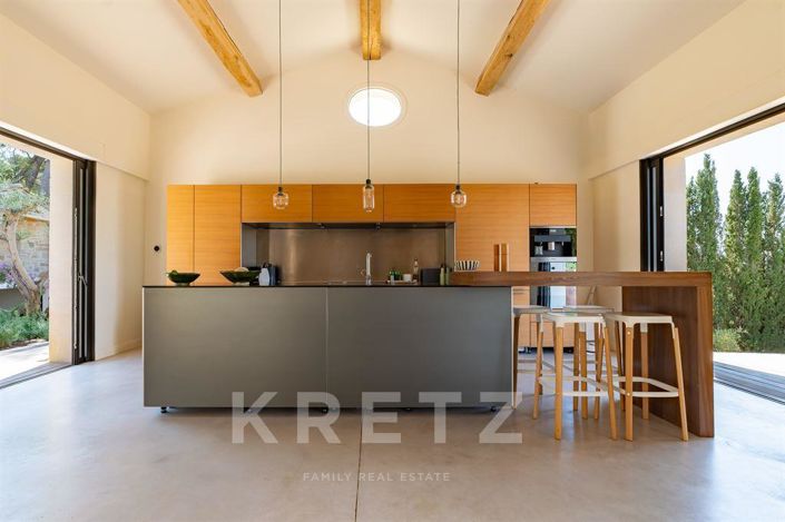 Image No.7-7 Bed House for sale