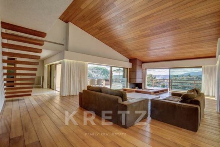 Image No.8-5 Bed Property for sale