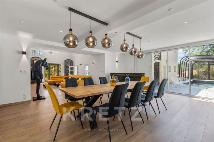 Image No.7-8 Bed House for sale