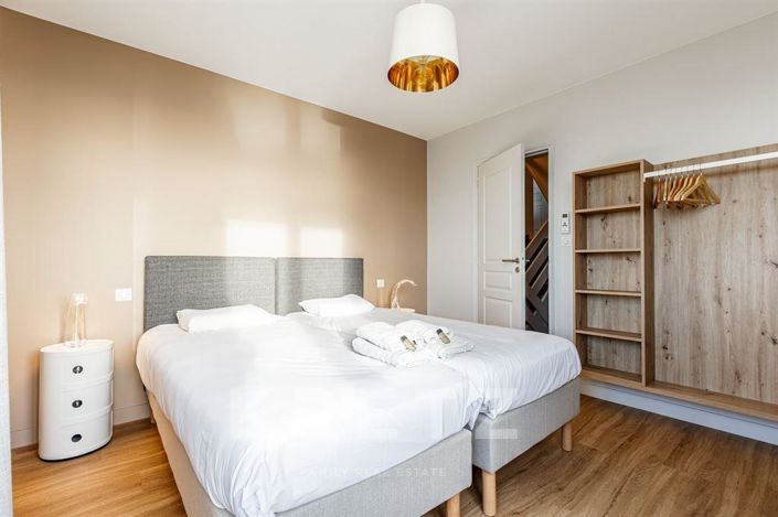 Image No.10-7 Bed House for sale