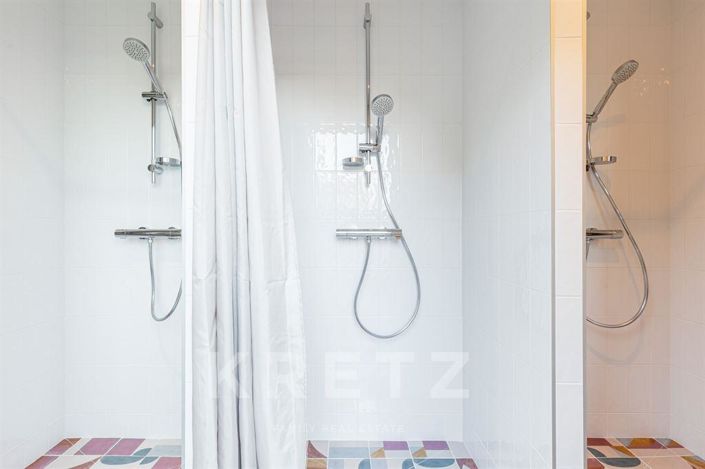 Image No.12-7 Bed House for sale