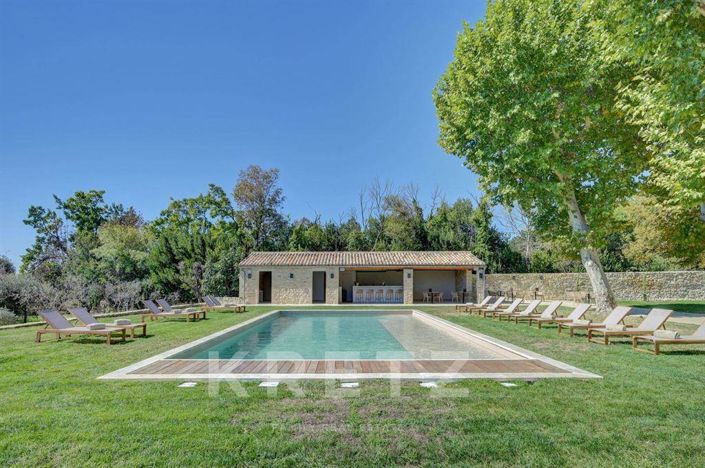 Image No.2-Maison de 16 chambres à vendre à Uzès