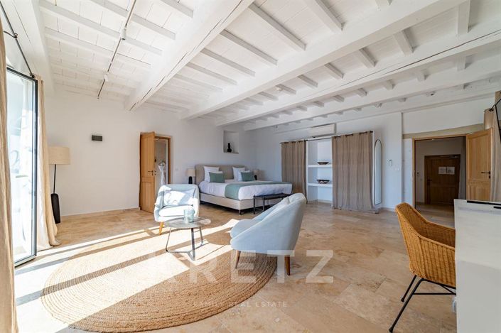 Image No.4-Maison de 16 chambres à vendre à Uzès