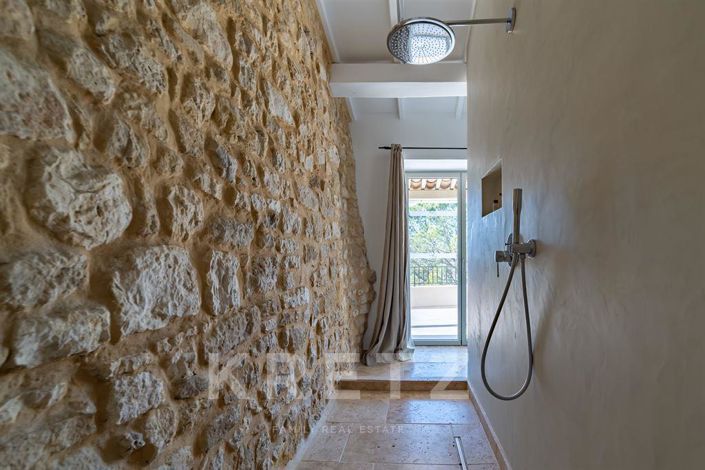 Image No.9-Maison de 16 chambres à vendre à Uzès