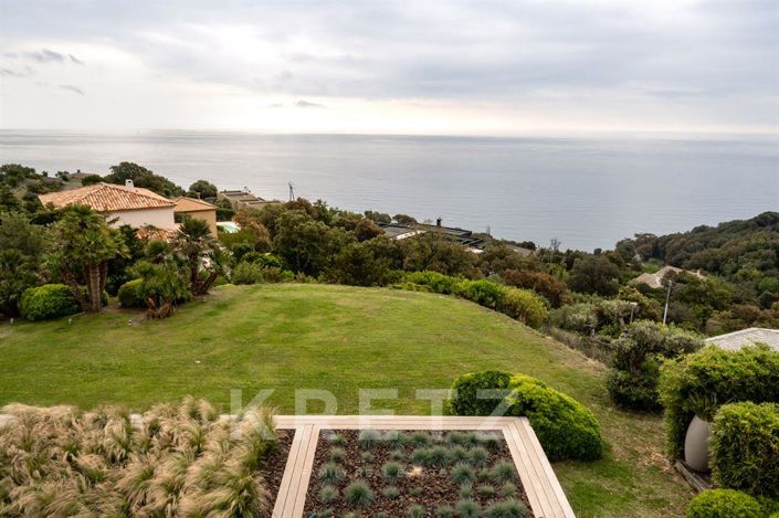 Image No.10-4 Bed House for sale