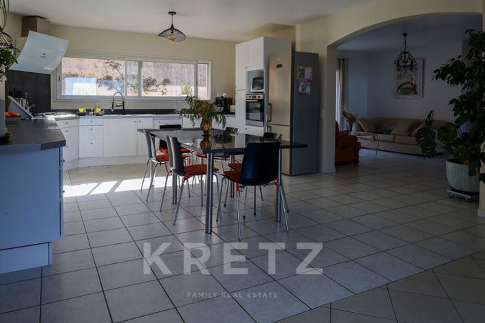 Image No.10-Maison de 10 chambres à vendre à Calcatoggio