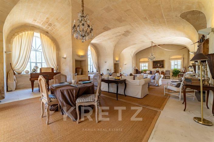 Image No.9-15 Bed House for sale