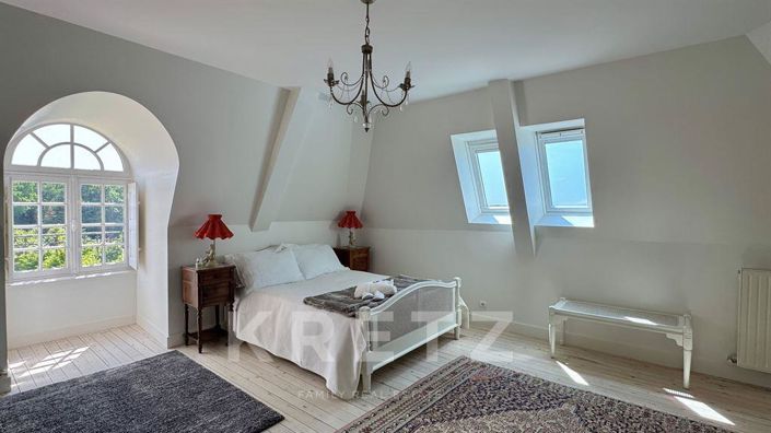 Image No.13-9 Bed Property for sale