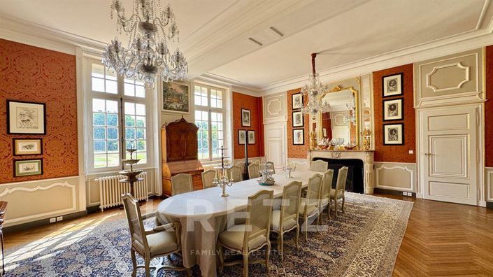 Image No.5-9 Bed Property for sale