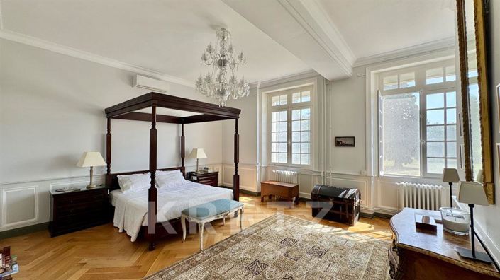 Image No.9-9 Bed Property for sale