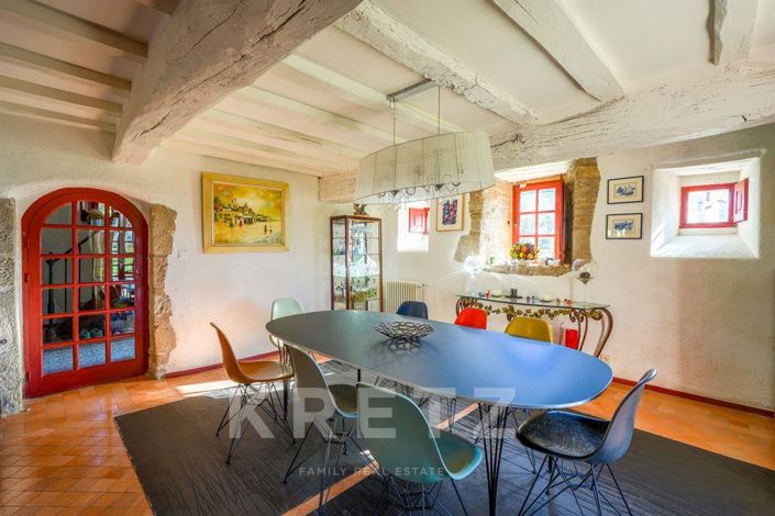 Image No.7-10 Bed House for sale