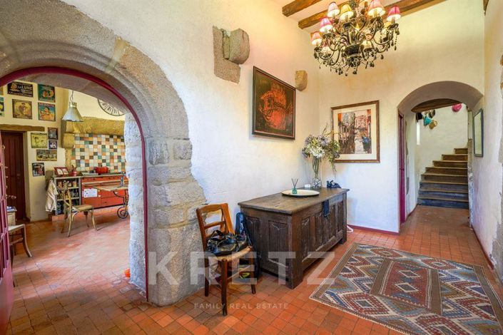 Image No.9-10 Bed House for sale