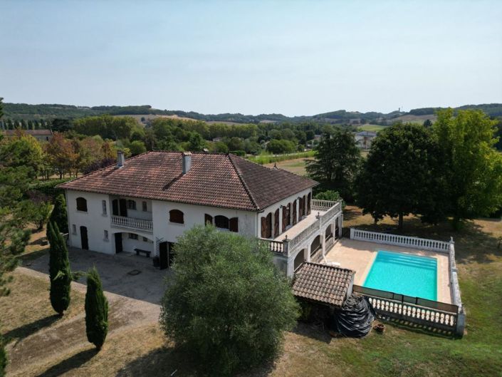 Image No.1-7 Bed House for sale