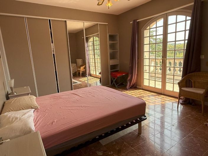 Image No.18-7 Bed House for sale